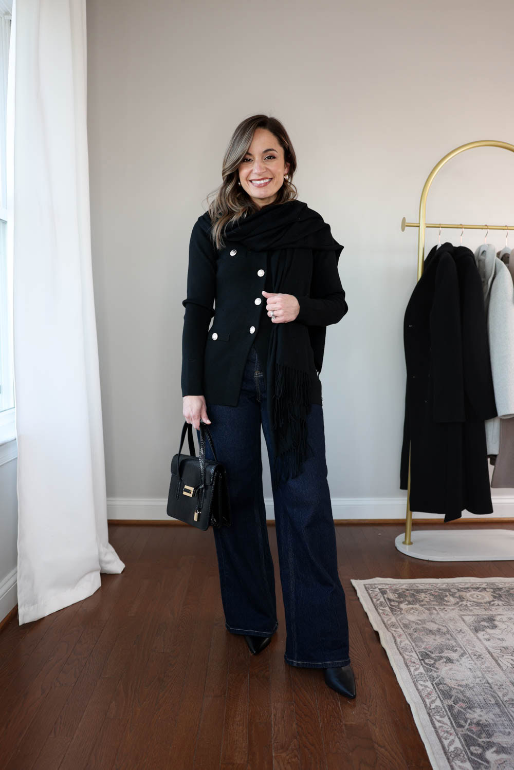 Petite-friendly outfit with a structured cardigan and wide leg jeans | petite fashion | winter outfits