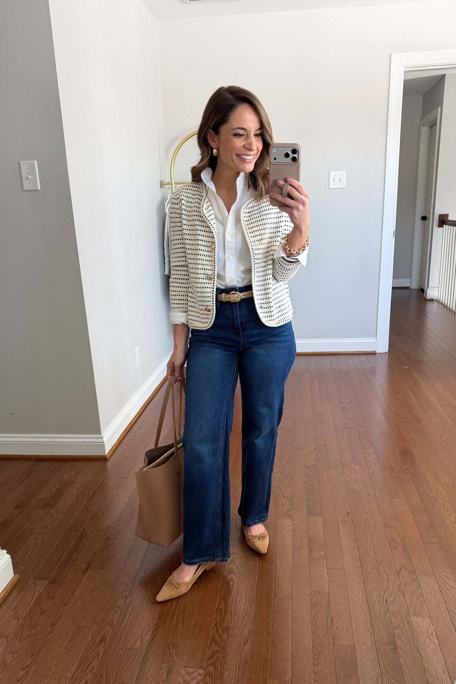 Casual petite outfit idea with jeans for work | petite-friendly outfits for work | the best petite jeans to wear to work